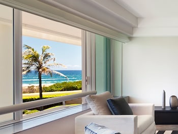 Room, 1 King Bed, Partial Ocean View