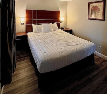 Suite, 1 King Bed, Non Smoking