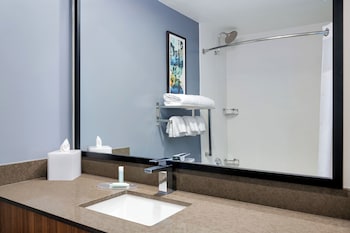 Room, 2 Queen Beds (Mobility/Hearing Access, Roll-in Shwr)