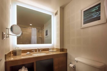 Room, 1 King Bed, Garden
