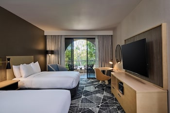 Room, 2 Double Beds, Garden