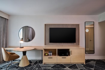 Room, 1 King Bed, Garden