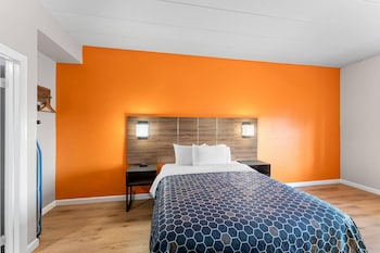 Room, 1 King Bed, Smoking