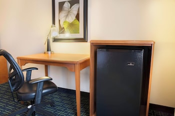 Room, 1 King Bed (Mobility/Hearing Access, Roll-In Shwr)