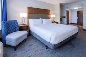 Standard Room, 1 King Bed, Accessible (Communication, Roll-In Shower)
