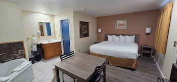 Studio Suite, 1 King Bed, Non Smoking