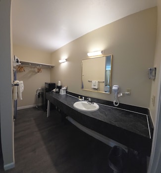 Deluxe Room, 1 King Bed, Non Smoking