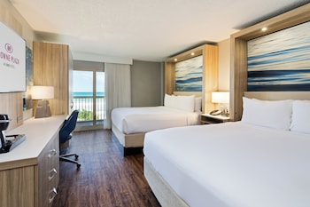 Standard Room, 2 Queen Beds, Balcony, Oceanfront