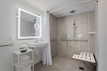 Standard Room, 2 Queen Beds, Mobility Accessible (Roll-In Shower)