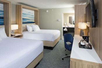 Standard Room, 2 Queen Beds, Oceanfront (Ground Floor)