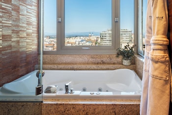 Grand Room (Premium Views - The Level Access,2+1)