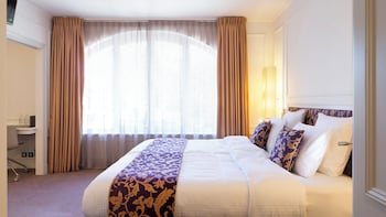 Junior Suite, 1 King Bed, City View