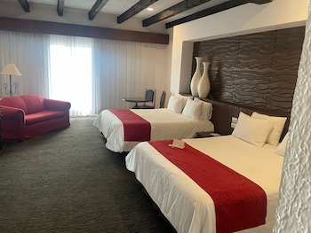 Room, 2 Queen Beds, Non Smoking