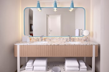 Room, 1 King Bed, Terrace
