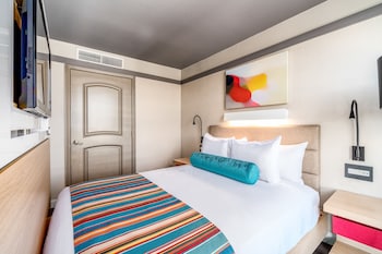Room, 1 Queen Bed (Petit)