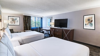 Room, 2 Queen Beds, Accessible (Mobility & Hearing, 3x3 Shower)