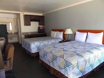 Standard Room, 2 Queen Beds, Non Smoking, Kitchen