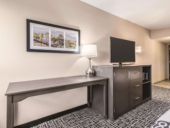 Room, 2 Queen Beds, Non Smoking