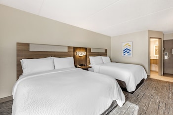 Standard Room, 2 Double Beds, Accessible (Accessible Tub)