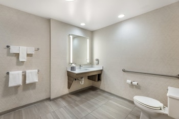 Standard Room, 1 King Bed, Accessible (Communication Accessible)