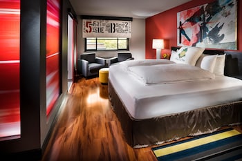 5th Avenue Suite