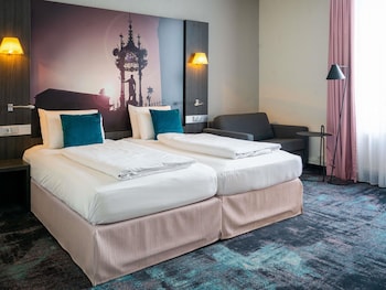 Privilege, Room, Multiple Beds