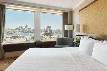 Deluxe Harbour Bridge King Room