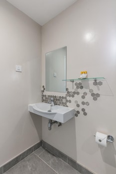 Deluxe Room, Multiple Beds, Garden View (Deluxe King Room)