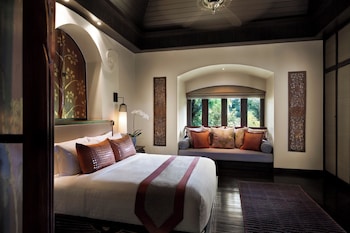 Three Bedroom Grand Residence Villa with Pool