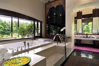 Three Bedroom Grand Residence Villa with Pool