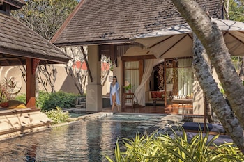 Villa, 1 King Bed, Pool Access