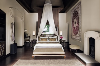 Three Bedroom Grand Residence Villa with Pool