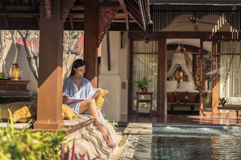 Villa, 1 King Bed, Pool Access