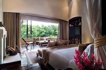 Three Bedroom Grand Residence Villa with Pool