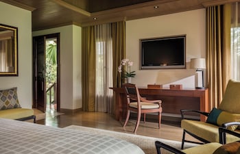 Room, 1 King Bed Upper Garden Pavilion