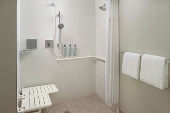 Room, 2 Double Beds (Mobility/Hearing Access, Roll-In Shwr)