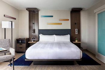 Deluxe Room, 1 King Bed