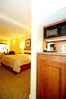 Deluxe King Room ADA
