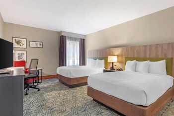 Room, 2 Queen Beds, Accessible, Non Smoking (Roll-in Shower)