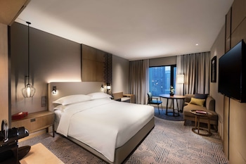 King Deluxe, Deluxe Room, 1 King Bed, City View