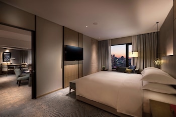 King, Premier Suite, 1 King Bed, Balcony