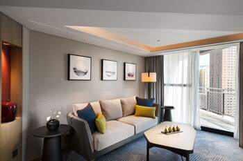 Junior Suite, 1 King Bed, Balcony
