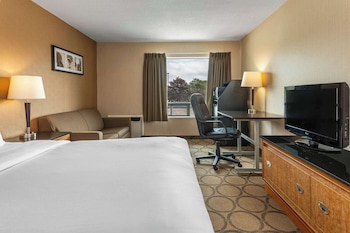 Standard Room, 1 Queen Bed, Non Smoking (Upper Floor, Stair Access Only)
