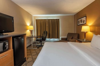 Standard Room, 1 Queen Bed, Non Smoking (Upper Floor, Stair Access Only)