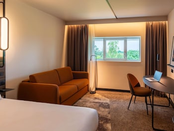 Deluxe Room, 1 Double Bed, Accessible (Golf course view)