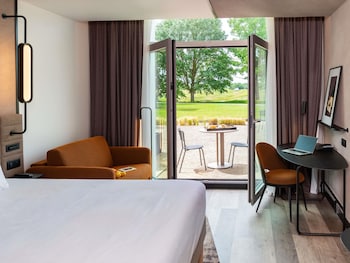 Deluxe Room, 1 Double Bed, Accessible (Golf course view)