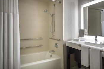 Room, 2 Double Beds, Accessible, Bathtub