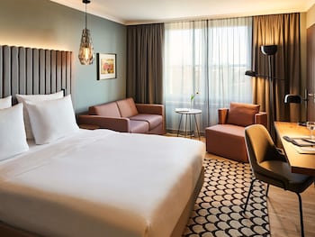 Superior Room, 1 Queen Bed (Superior)