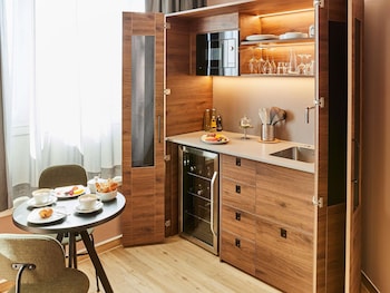 Deluxe Room, 1 Double Bed, Kitchenette (Premium)