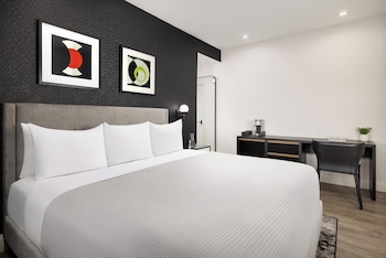 Standard Room, 1 King Bed